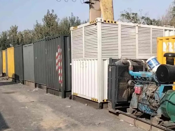 芗城200KW柴油发电机机组每小时油耗是多少？